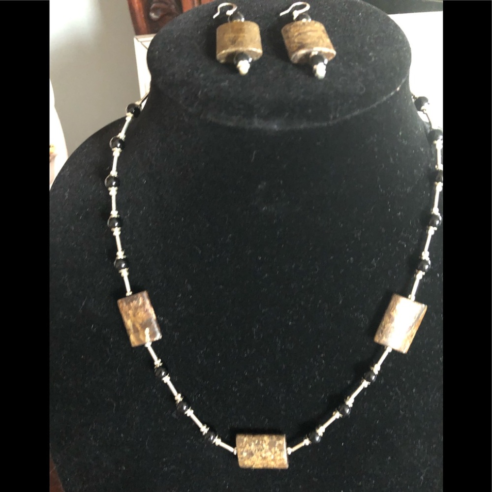 Jewelry bundle necklace • earrings